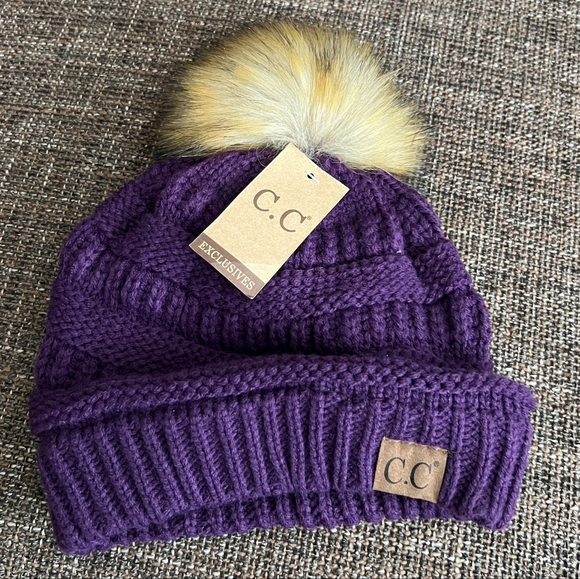 NWT NEW Set of 2 CC Knitted Beanies with Pom Poms - Picture 2 of 5